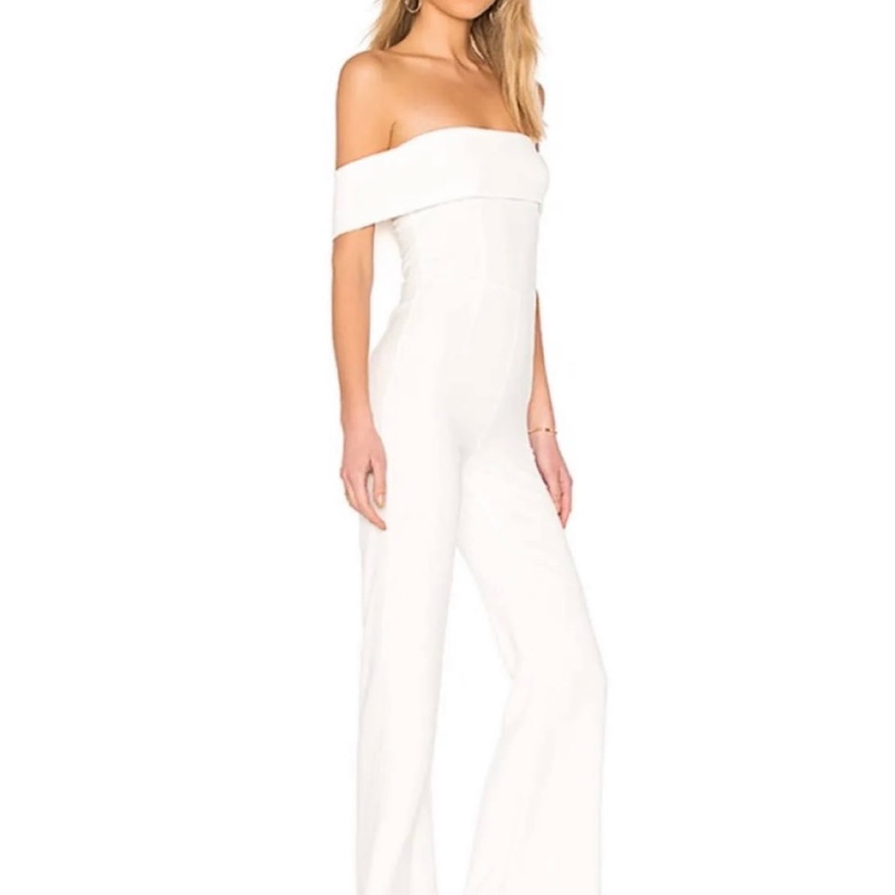 Super down white jumpsuit perfect condition! Size small